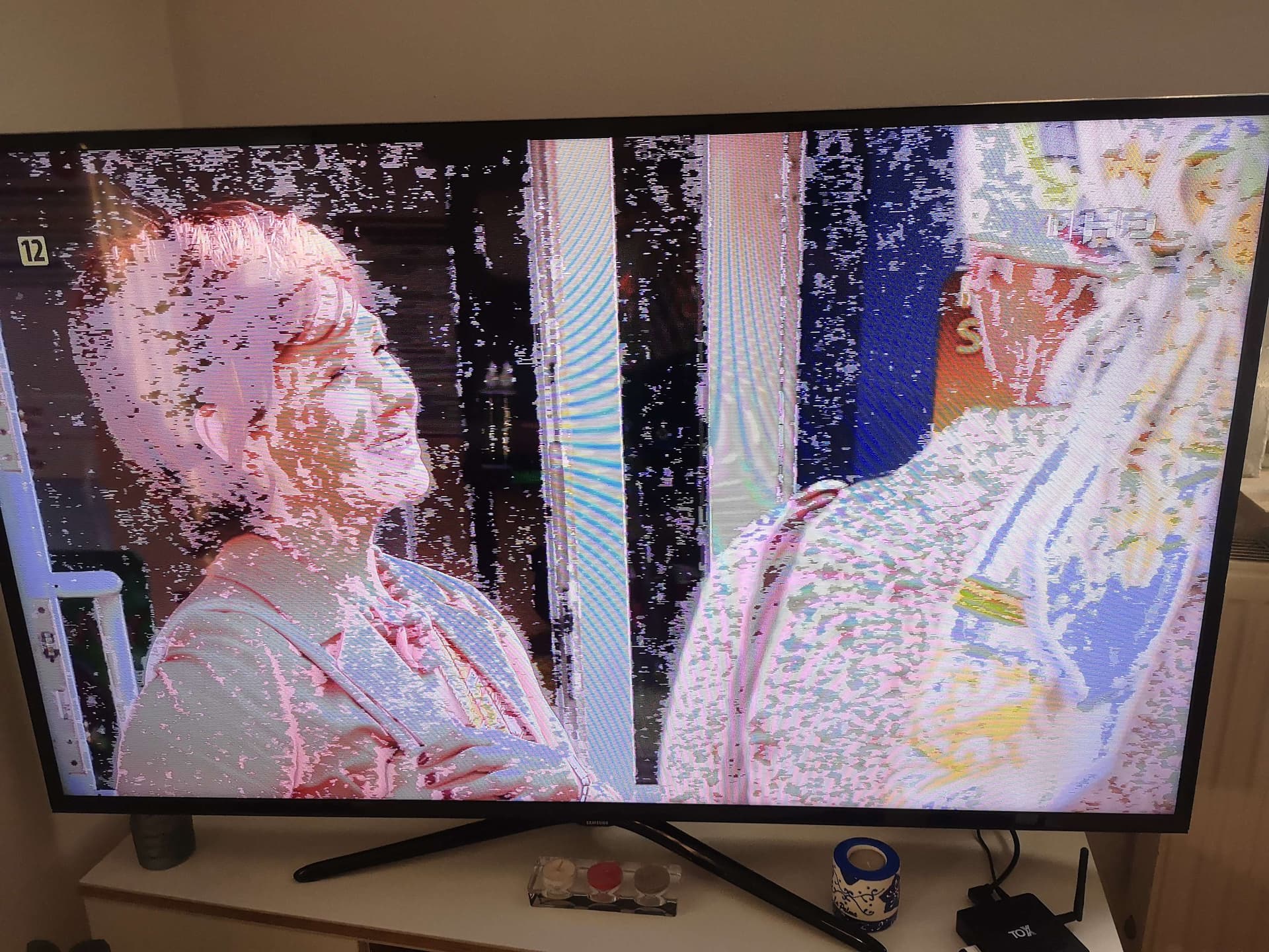 White artifacts with S905X4 video decoder - Hardware - CoreELEC Forums
